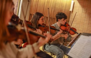 La Joven Orquesta de Estudiantes y Colegios Mayores continúa sus ensayos en el Aquinas